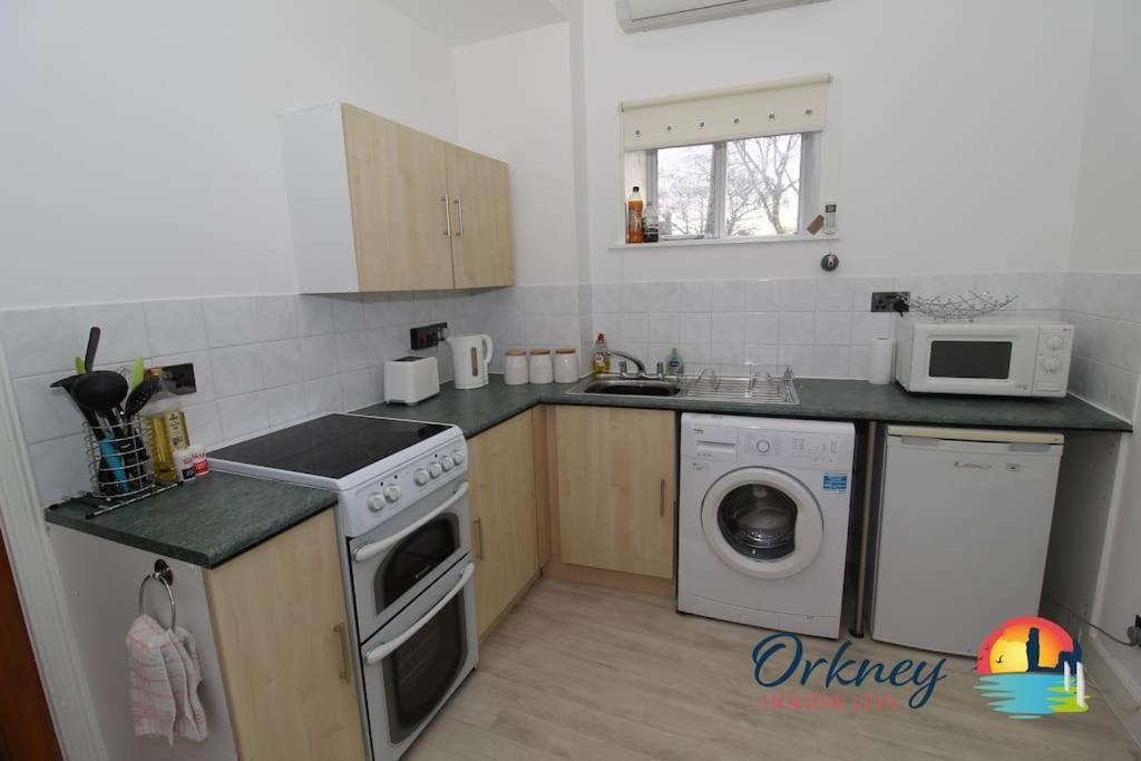 Flat 69B Junction Road, Kirkwall, Kw15 1Ax ภายนอก รูปภาพ
